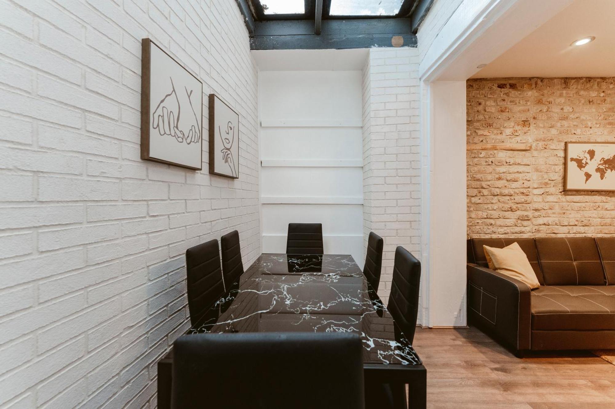 Wonderful In The Location Gazde/Camere de închiriat *